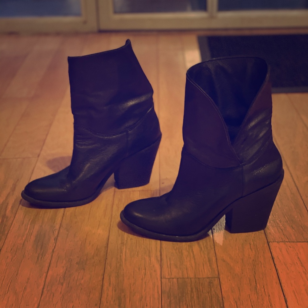 Lucky Brand Black Booties sz7